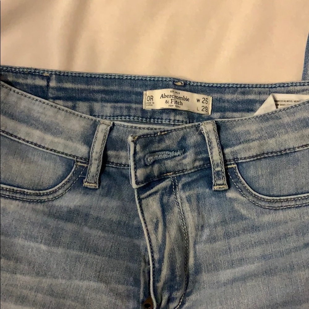 Light washed high waisted skinny jeans